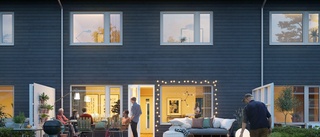 Riksbyggens nya radhus fick bygglov: Så ska de se ut • Blir 18 nya bostadsrätter