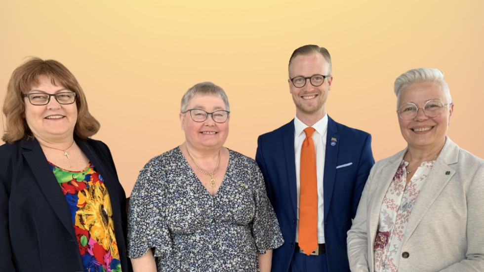 Christina Soldan (L), gruppledare, Lena Forsman (KD), ledamot i kommunfullmäktige, Andreas Löwenhöök (M), oppositionsråd och Carina Sundbom (C), gruppledare.