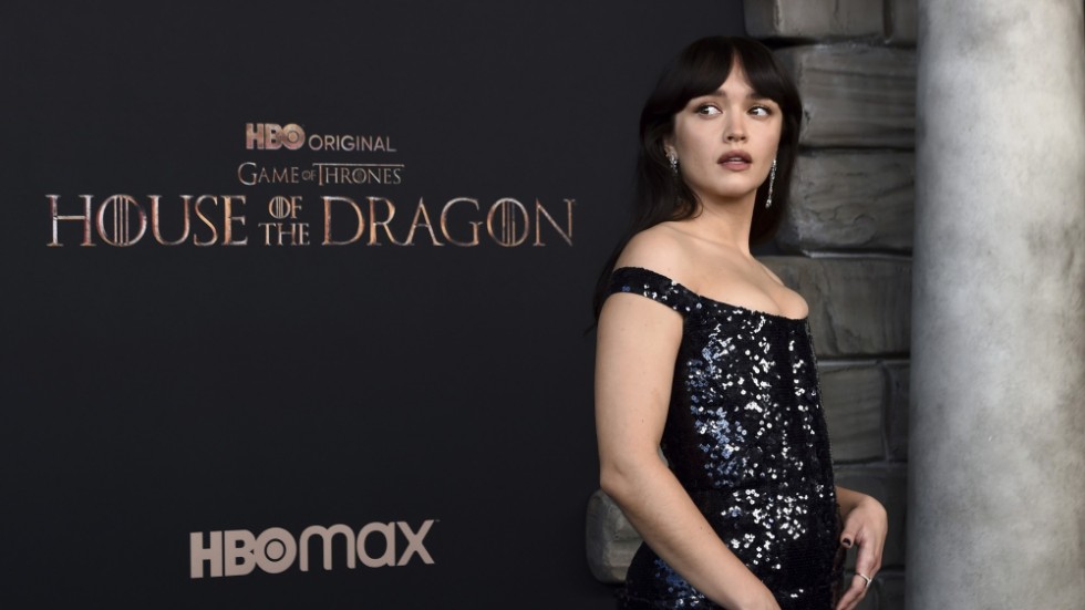 Olivia Cooke, en av skådespelarna som är med i "House of the dragon", vid premiären i somras. Arkivbild.