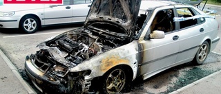 Bil brann på Ica Stenbys parkering: "Tur att vi var snabbt på plats"