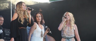 Nyköpingsbandet Miss Winter spelar på Europas största countryfestival: "Det känns magiskt"