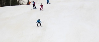 Alla på snö vid Båsenberga slalomklubb