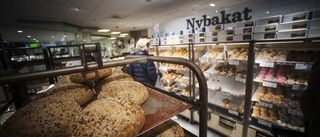 Höjden av ohygien – bröd ligger helt öppet i butiken