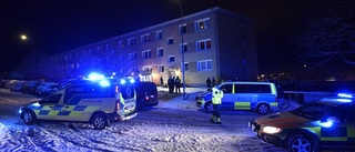 TV: Stort pådrag i Rosenkälla efter explosion i bostadshus