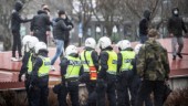 Poliser vittnar om upploppet i Skäggetorp: "Vi möttes av brutal stenkastning, det kom från alla, från tioåringar till farmödrar"