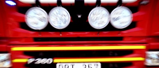 Personbil i brand – elden svedde annan bil