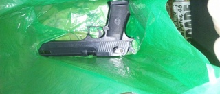 Nicklas hittade pistol nära skola i Vagnhärad
