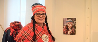 Lise Tapio Pittja hedrar "förmödrarna" i utställning