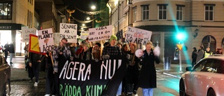 Extra stor klimatdemonstration – aktivister fick applåder under tåget genom city