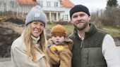 Hemvändarna Helga och Oskar bytte radhus i Bromma mot 300 kvadratmeter i Bie – öppnar butik: "Vi är superladdade"