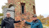 Kanonskott dånade över Åtvidaberg när klassiska tornet blev byggnadsminne • Gör sällskap med fem andra byggnader