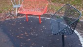Obekväma parkbänkar som ingen vill sitta på