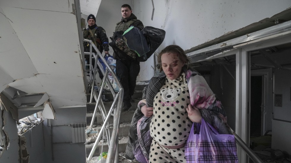 Bilden på gravida Mariana Visjegirskaja blev viral när ett BB i Mariupol besköts i mars 2022. Hon och barnet överlevde, men krig och konflikter ökar dramatiskt riskerna för gravida kvinnor världen över.