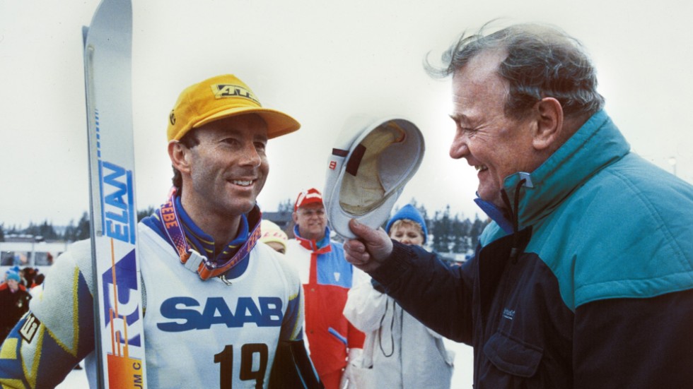Den legendariske SVT-kommentatorn Sven 'Plex' Petersson, tillsammans med Ingemar Stenmark 1989.
