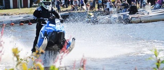 Ryggskadad norrman leder SM-tävlingarna i watercross