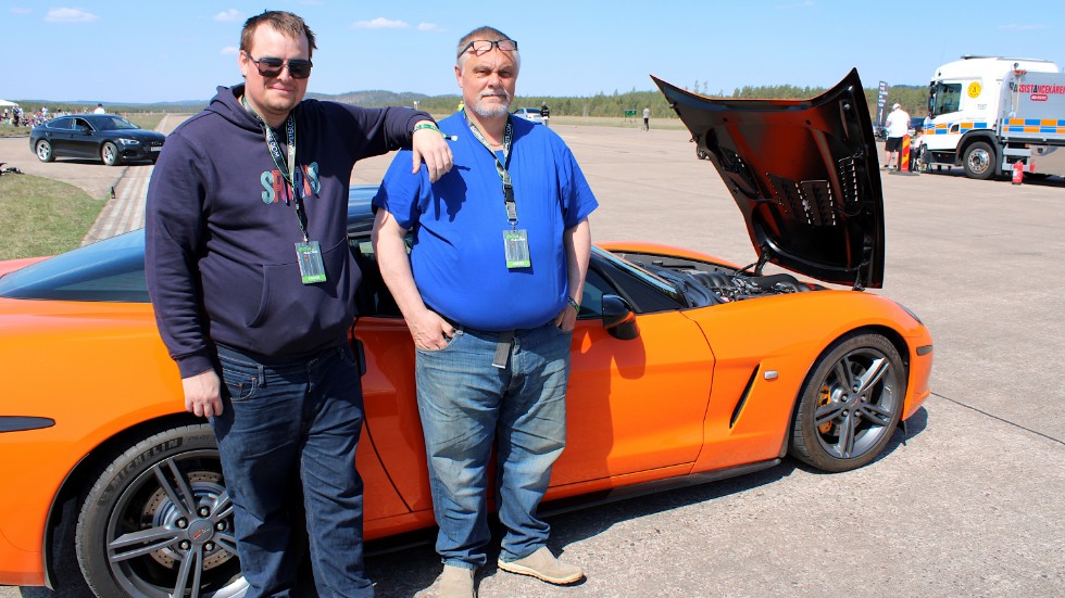 Kjell och Dennis Möller hade tagit sig till Hultsfred från Skåne för att delta i biltävlingen på flygplatsen.