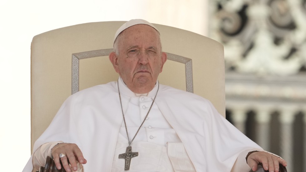 Påve Franciskus vid sin audiens på Petersplatsen på onsdagsmorgonen, innan han åkte till sjukhuset.