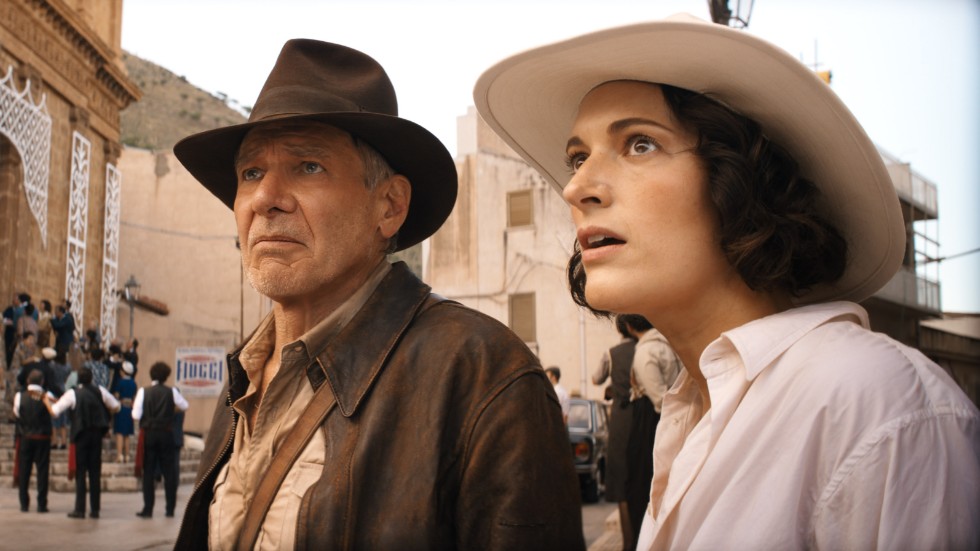 Indiana Jones (Harrison Ford) och Helena (Phoebe Waller-Bridge) i den femte filmen i serien betitlad "The dial of destiny". Matinéäventyr med kamp mot nazister och jakt på mytologiska artefakter. Pressbild.