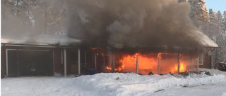 Villabrand i Bjursele: "Huset kommer brinna ner"