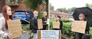 Efter fällande domen: Här hålls en ny tyst protest utanför polishuset i Eskilstuna