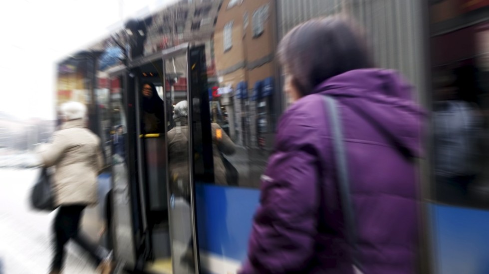 Östgötatrafikens bussförare kan neka passagerare att kliva ombord om det är för trångt ombord. I juli gick SL ut med krav om att få den lagliga rätten att avvisa resenärer. Arkivbild från Stockholms kollektivtrafik.