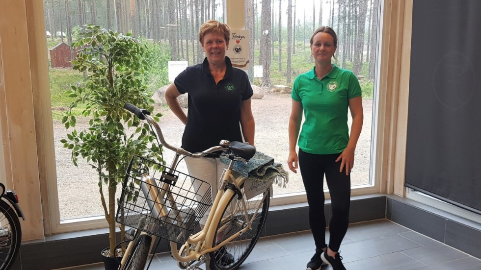 Det är Carina Eldåker och Carina Enqvist som driver Cykla i Filmlandskap. 
