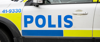 Bråk i Nyfors – blodig man fördes till sjukhus efter grov misshandel