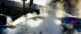 Straffskatten höjs för fossildrivna bilar