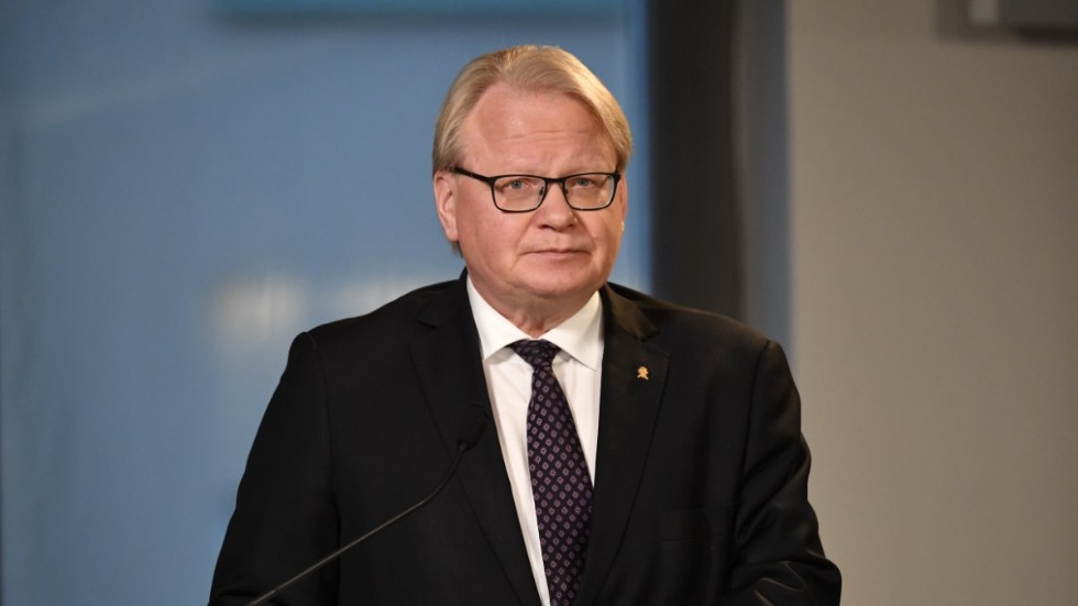 Ingen har väl kunnat undgå försvarsminister Peter Hultqvists agerande mot Jimmie Åkesson och SD i TV. 
Skriver Bengt Wahlström.