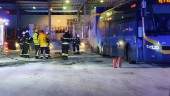 Dubbeldäckarbuss började brinna i Umeå: ”Öppna lågor”