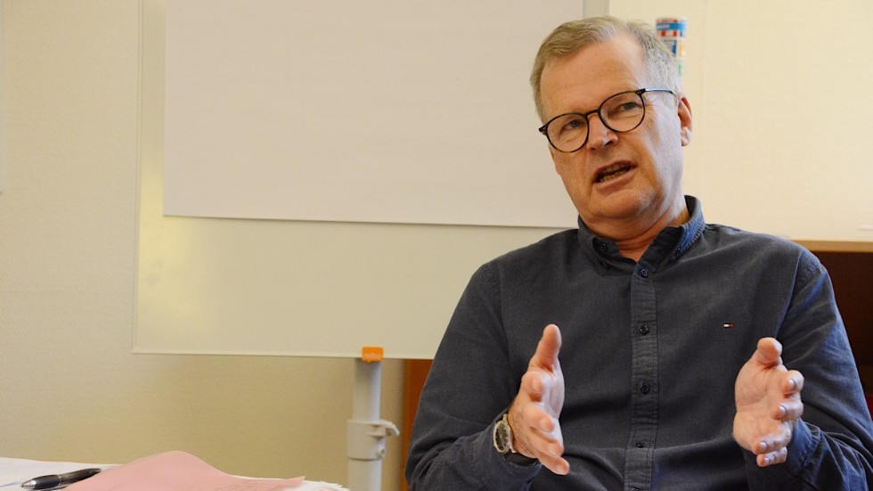 Jacob Käll (C) kommunstyrelsens ordförande i Vimmerby är bekymrad över turbulensen i centern som han menar skadar såväl kommunen, politiken som partiet.