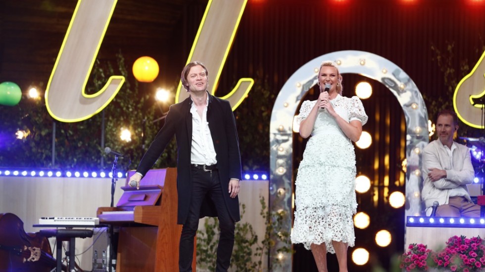 Mando Diao-sångaren Björn Dixgård och programledaren Sanna Nielsen bjöd på en sambaduett.