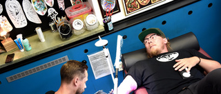 Årets Luleåbo förevigar utmärkelsen – med en tatuering
