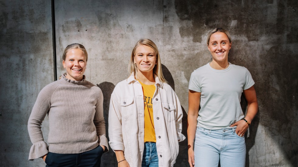 Linnea Hedin, AIK, Ebba Berglund, Luleå, och Hanna Olsson, HV71, är tre av spelarna som är med i projektet "SDHL Coach".