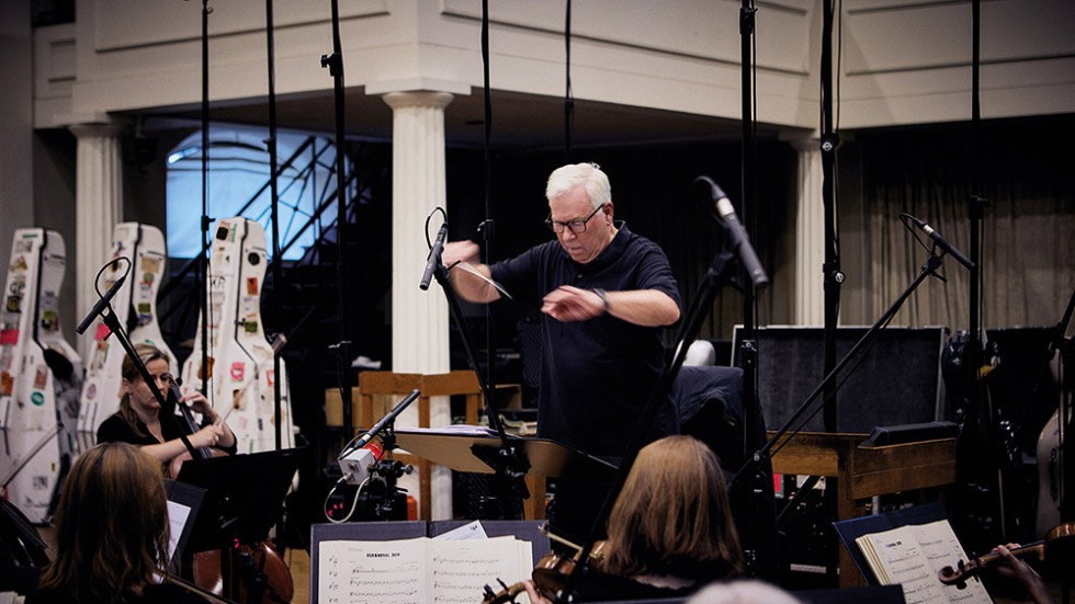 Dirigenten Anders Berglund tolkar Benny Anderssons musik. Pressbild.