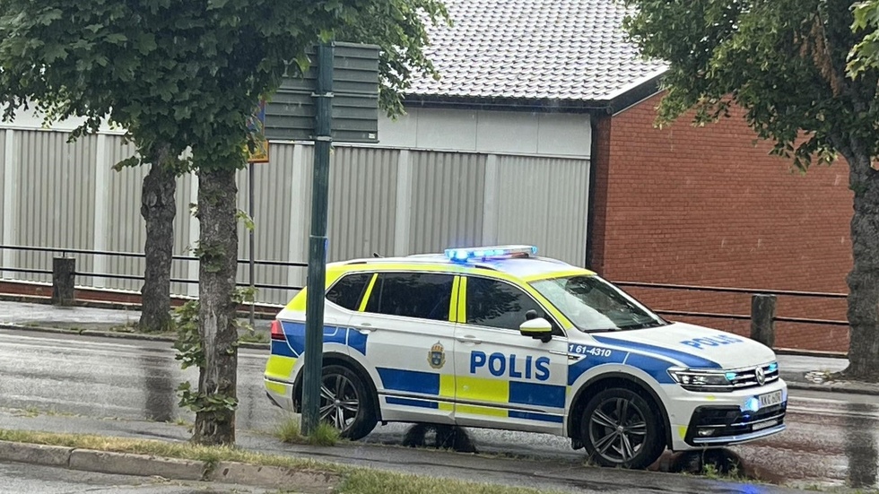 På onsdagseftermiddagen stoppade polisen en förare på Drottninggatan i centrala Vimmerby. Föraren misstänks för rattfylleri.