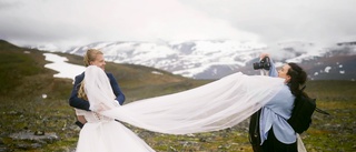 Rebecca Lundh som fotat fler än 200 bröllop ✓Från Kebnekaises ✓Skoterföljen vid Treriksröset
