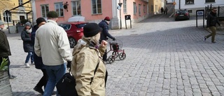 I 50 år har hon guidat besökare genom Visby