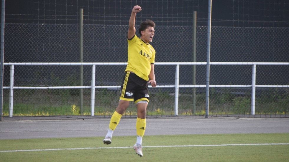 Selatin Shaljani gjorde två mål för Vimmerby IF i segermatchen mot Grebo.