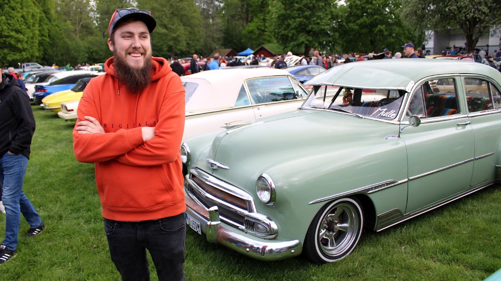 Christoffer Ottosson från Kristdala visade upp en Chevrolet Styline Deluxe av 1951 års modell i hembygdsparken.