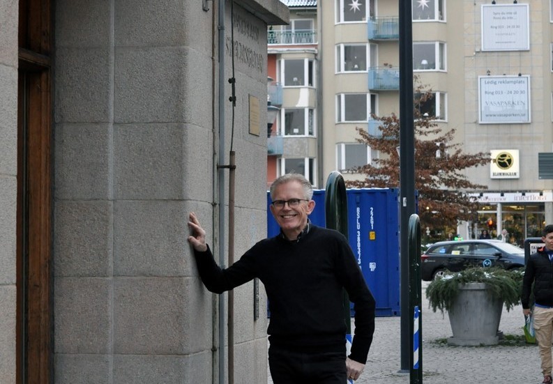 Peter Widén laddar för den sista separatutställningen i vår. Foto: Tommy Pettersson
