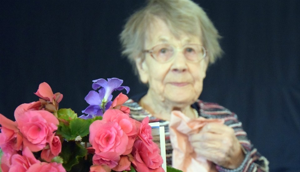 Det var en pigg 100-åring som firades under torsdagen. Göta Werners plats var omgärdat med många fina blommor.