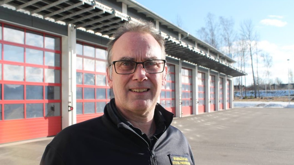 Brandmästare Stefan Fredriksson är nöjd över hur situationen med deltidsbrandmän i Tjällmo, Borensberg och Vadstena artat sig.