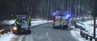 Två bilar i krock