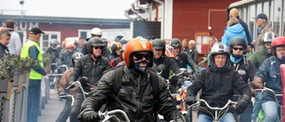 180 mopeder körde rally