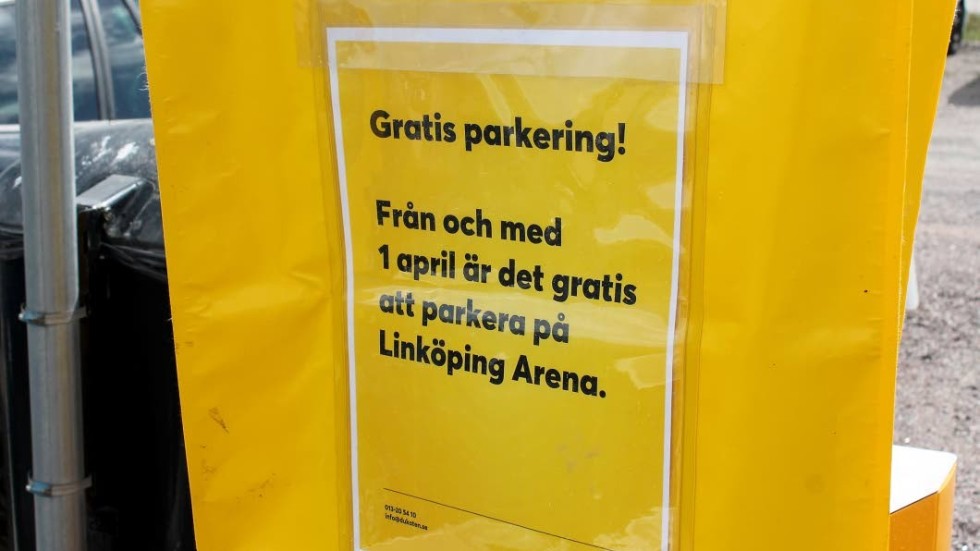 Från och med första april är det gratis att stå med bilen på den stora grusplanen utanför Linköping Arena