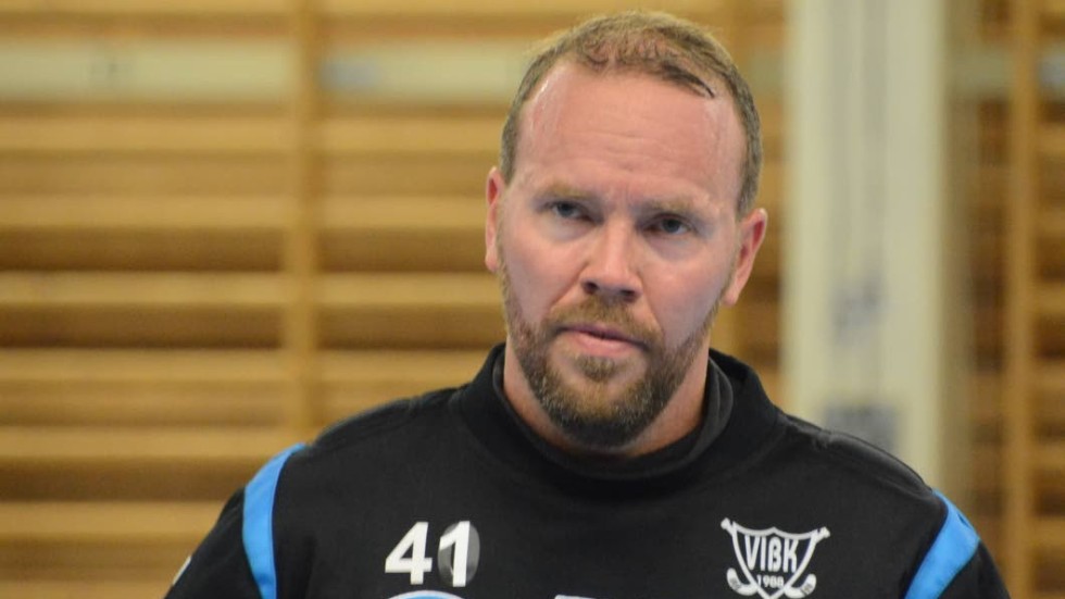 Kanonmatch. Patrik Karlsson höll kvar Vimmerby i matchen i andra perioden.