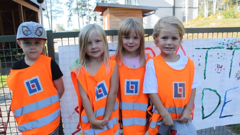 Lika gamla som förskolan. "Kul med kalas", tycker femåringarna Elvis Bison, Thea Lamberg Fjällgård, Wilmer Carlsson och Ella Rinaldo.