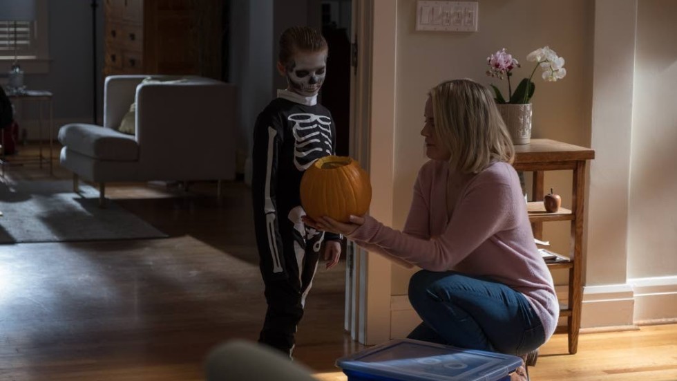 Lille Miles (Jackson Robert Scott) är inte som alla andra, vilket börjar oroa hans mamma Sarah (Taylor Schilling).
