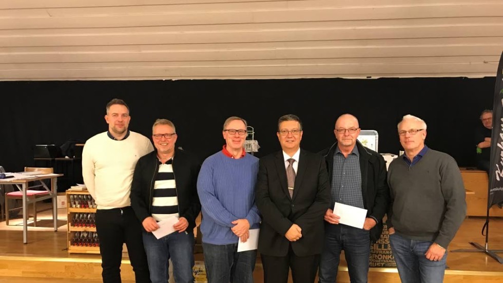 Finalvinnare. Fr v Mattias Forss, Kent Lundström, Håkan Strääf, Carl Ragnarsson, Ulf Pettersson och Tomas Gustafsson
